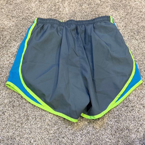 Nike Dry Fit Shorts - Picture 3 of 3